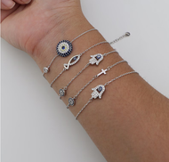 สร้อยข้อมือผู้หญิง Minimalist Evil Hamza Hand Eye สีเงิน 925 Turkish protective Evil Eye bracelet925