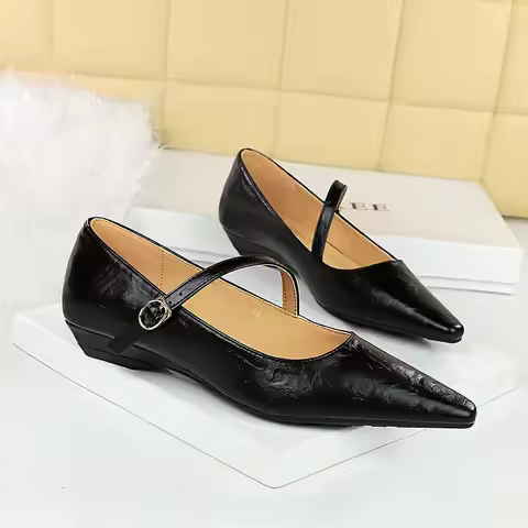 BIGTREE Metallic Silver Women's Shoes Retro Pointy Comfortable Low Heel Casual Shoes 2cm