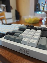 AOC 白色機械鍵盤
