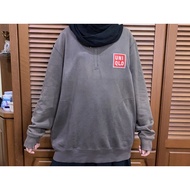 Uniqlo Sweatshirt (quaintthrift.co)