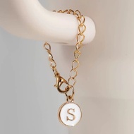 shuangyu 1Pc Trendy White A-Z Letter Metal Keychains Simple Round Alphabet Keyrings Water Bottle Dec