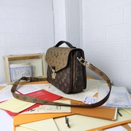 Brand Copy #M 4 0 7 8 2 5 1 9 * C High Quality e t i s Classic Print Postman