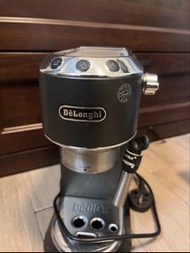 Delonghi半自動咖啡機Ec685