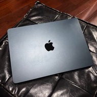 Apple MacBook Air 13吋 M2 晶片 配備 8核心 CPU, 8核心 GPU,16GB記憶體,256GB SSD 儲存空間 二手午夜色