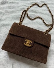Chanel vintage 棕色麂皮CF大logo貝嫂包鏈條包，尺寸34cm底邊長，有標有卡，2開，成色非常好，麂皮狀態沒有禿沒有硬，裸包，購買可以配個塵袋給你