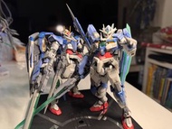 Bandai RG 00 Qan[T]  & 00 raiser 鋼彈模型 2 隻完成品