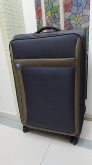 hallmark 30吋萬向輪行李箱旅行箱35 kg tsa lock all direction wheels luggage suitcase