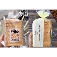 100 plastic bags containing Cake KT 24x36 bread and pillows