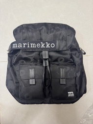MARIMEKKO 黑色花紋背包