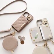 福袋：附贈小袋和背帶、彩色後殼[帶襯裡和個人化名稱的絎縫雙折卡包]、鏡面智慧型手機單肩包 JE15U