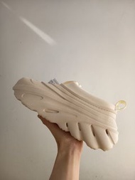 Crocs echo storm tundra