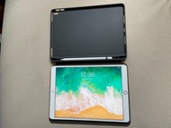 iPad Pro 10.5 inch 64gb + Leather Case