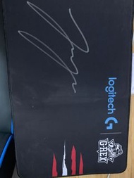 Toyz親筆簽名Logitech x G-Rex滑鼠墊 31cmx11cm