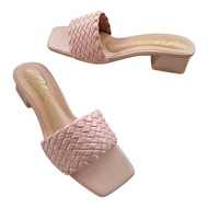 รองเท้าผู้หญิง แฟชั่น  ไซส์ใหญ่ 41 - 45  Bigsize ลายเปีย แบบสวม ส้นสูง 1 นิ้ว  ทรงกำลังฮิต มาแรงคะ