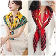 Silk scarf with collar. (Size 90x90)