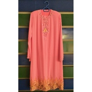 Baju kurung manik dan lace