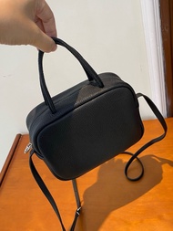 Aeta Boston S-strap 黑色牛皮手提斜背包