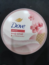 DOVE EXFOLIATING BODY SCRUB 280G POMEGRANATE SAKURA SUGAR COCONUT