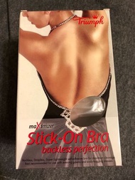 全新Triumph Stick-On-Bra