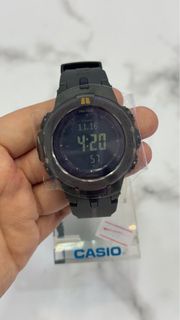 旺角門市 100%全新有原裝盒Casio PRO TREK 軍綠色，超多功能: 氣壓、方向、高度，太陽能，六局電波，溫度，防水100米