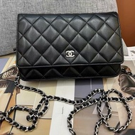 Chanel香奈兒黑銀發財羊皮woc包 16開