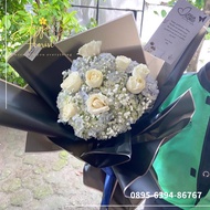 Buket Hortensia Pancawarna Warna Biru atau Hijau Hydrangea mix Mawar Asli Putih untuk Lamaran Weddin