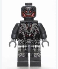 # LEGO marvel 樂高 76031 奧創紀元 奧創首領 人偶