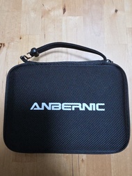 Anbernic RG477V 復古掌上遊戲機的官方專用收納包。