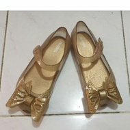 Mini melissa gold flats shoes preloved Mini mellisa gold shoes