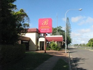 邦達伯格鄉村旅館 (Bundaberg International Motor Inn)