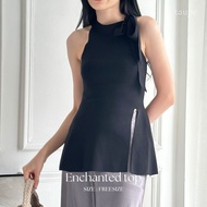 Taupe.brand - Enchanted Top- เสื้อKnit แขนกุด มีดีไซน์ คอผูกโบว์ มีความคลาสซี่ ในตัว เสื้ออยู่ทรง