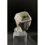 Pakistan Peridot 5ct with Silver Ring