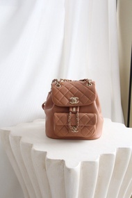 ❤️門市現貨❤️ Chanel 24p Small Duma Backpack 焦糖色金扣小牛皮
