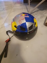 Red Bull 公路車破風頭盔