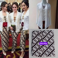 Kebaya Kutubaru Warna Putih + Jarik Instan / Motif Lereng Besar