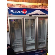 COD Fujidenzó 3 door showcase chiller