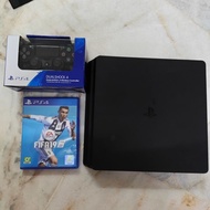 PS4 slim 500gb used 1cd game fifa19