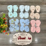 Set of peptide gloves and feet in PATTERN colors for babies 0-3m