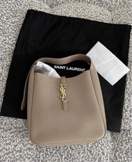 YSL 光滑牛皮革 Hobo bag 流浪包 手袋 灰色