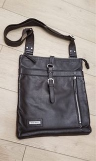 HIDEO WAKAMATSU 全真皮肩包(深啡色)