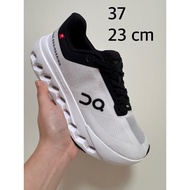 [2nd Hand Shoes] On Cloud Sneakers