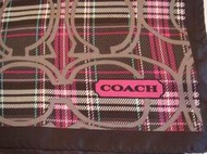 破盤清倉大降價！全新美國品牌 COACH 經典混色大 LOGO 絲巾領巾方巾，下標就賣！免運！