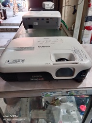 Proyektor Epson EB-X100