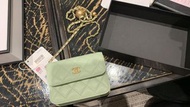 Chanel 牛油果綠金球belt bag