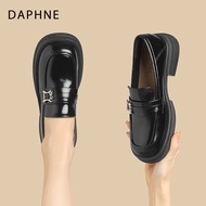 Daphne | รองเท้าหนังสุทธิ์ลายลิขสิทธิ์ของLacoste ด้านหนา เพิ่มความสูง ใส่ง่าย