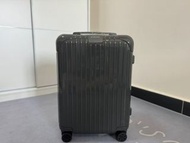 rimowa essential cabin hand carry size 21