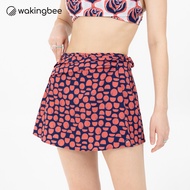 Wakingbee Maria Wrap (Mosaic) ผ้าคลุมชุดว่ายน้ำ ทรงกระโปรงสั้น มีเชือกผูกเอวปรับได้ ดีเทลจับพลีท ผ้า