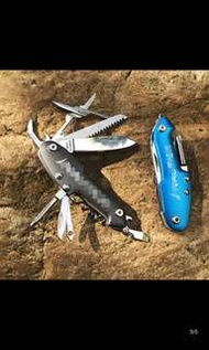 全新上架。戶外多功能萬用折疊刀 （藍色）