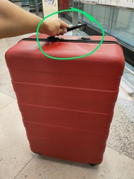 Free parts install or free delivery: HANDLE repair for your 🇬🇧 ANTLER and 🇫🇷 Delsey Paris, Muji brand suitcase. Easy DIY Fix broken luggage, brand new. Fits all sizes carry on and check-in size hard baggage. UK 英國品牌Antler 法國大使 黑色硬殼行李箱維修更換喼手把