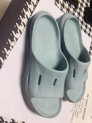 Hoka one one ora recovery 拖鞋